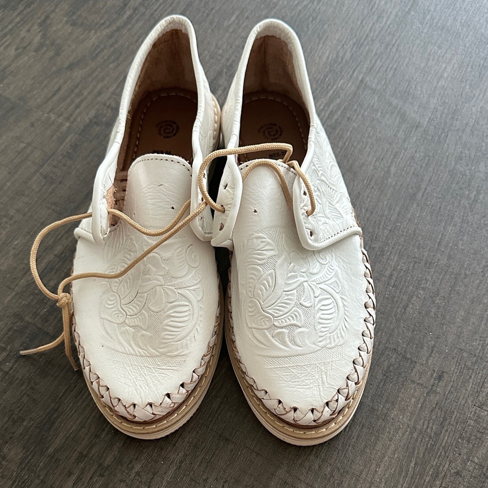 White Embossed Leather Loafers (7) made in Mexico